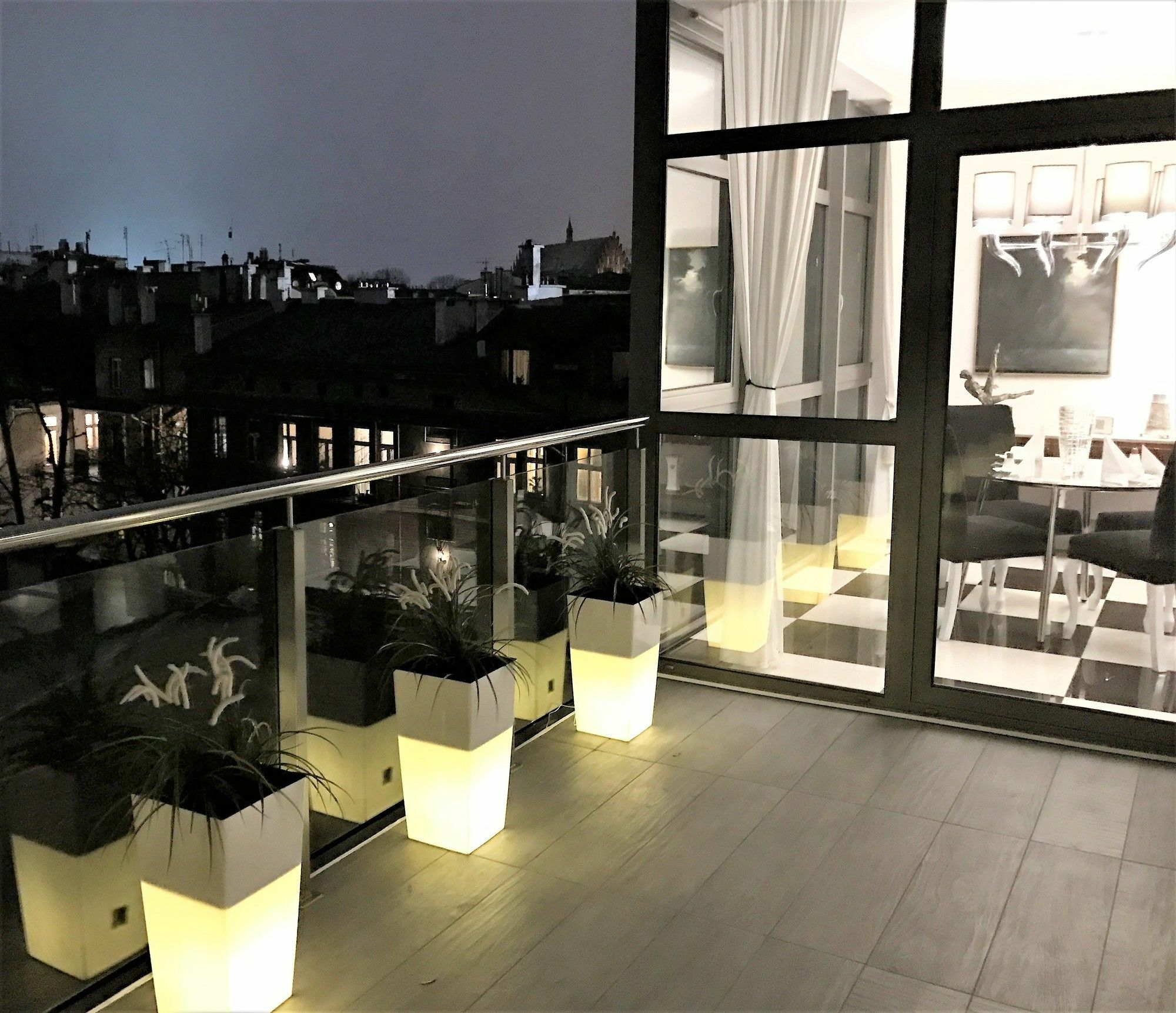 Mondrian Luxury & Old Town 5*