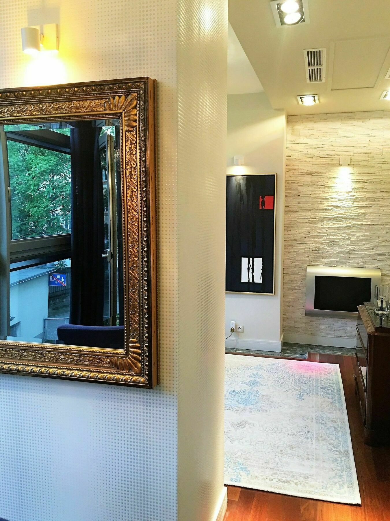 Aparthotel Mondrian Luxury & Old Town