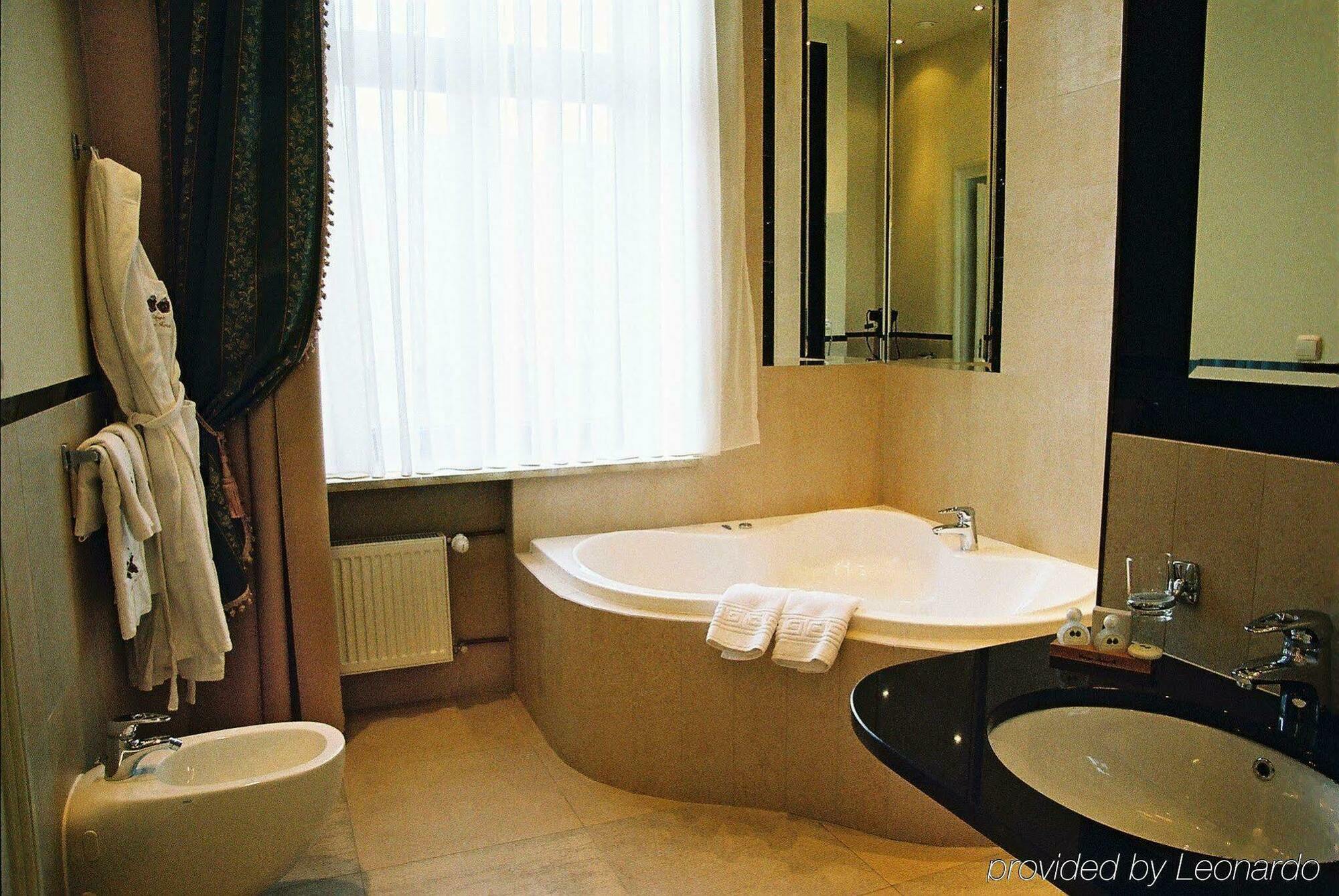Ostoya Palace Hotel