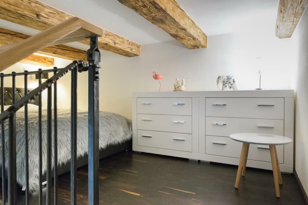 Apartment Quiet & High Class Jablonowskich Street *