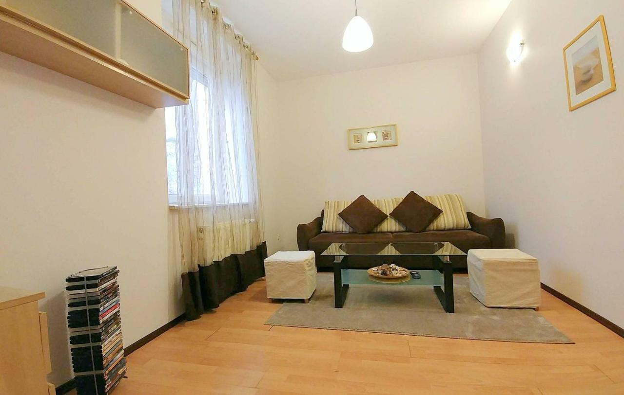 Oficyna - Bon Turystyczny Apartament *