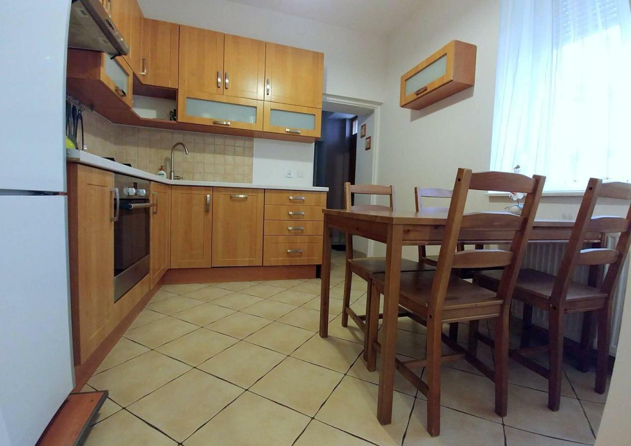 Oficyna - Bon Turystyczny Apartament *