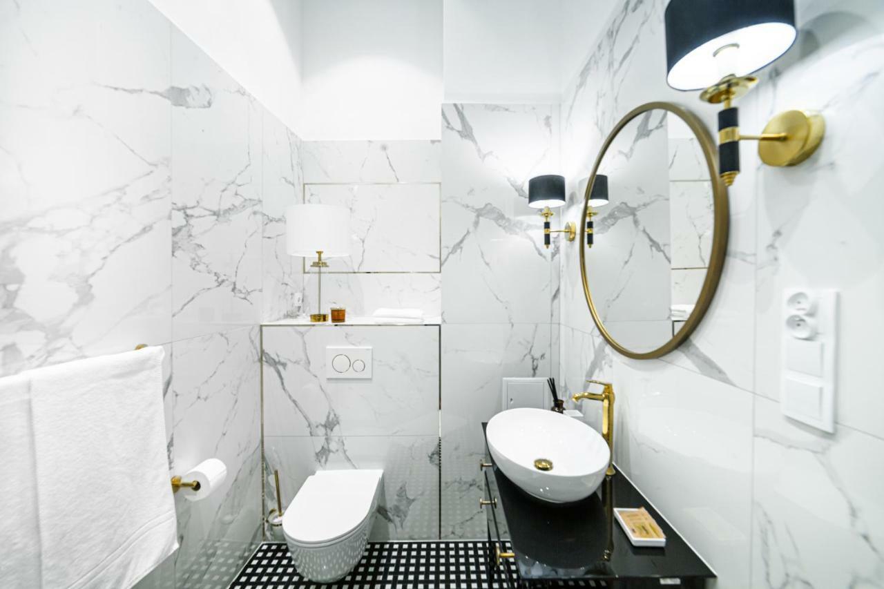 Golden Place Apartment