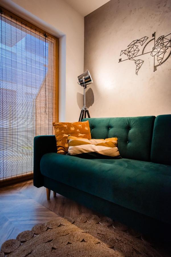 Floral Apartment *