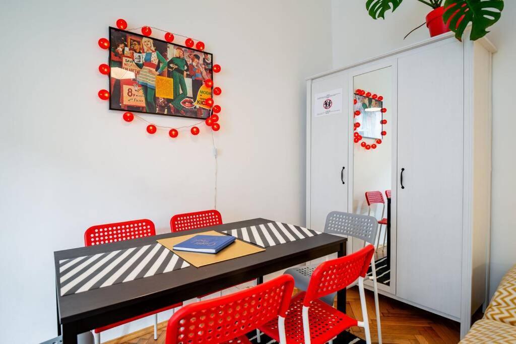 Apartament Blue Peace-apartment With Free Parking In Center For 1-6 People