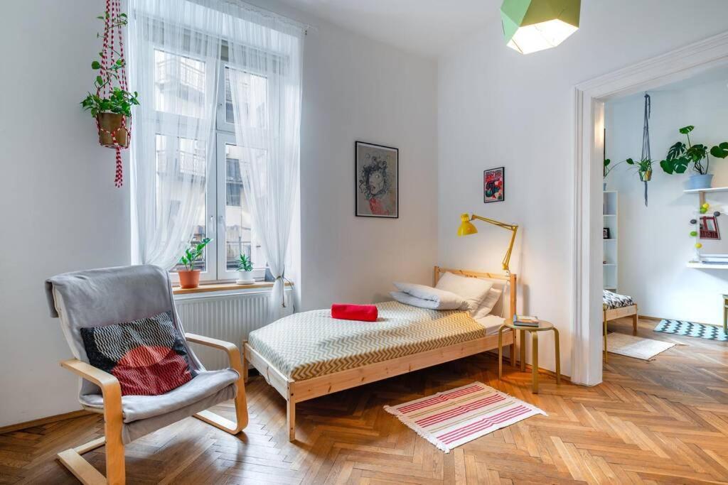 Blue Peace-apartment With Free Parking In Center For 1-6 People Kraków