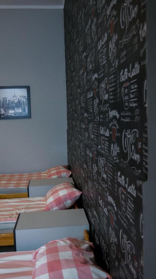 Heynow Rooms, And In Center