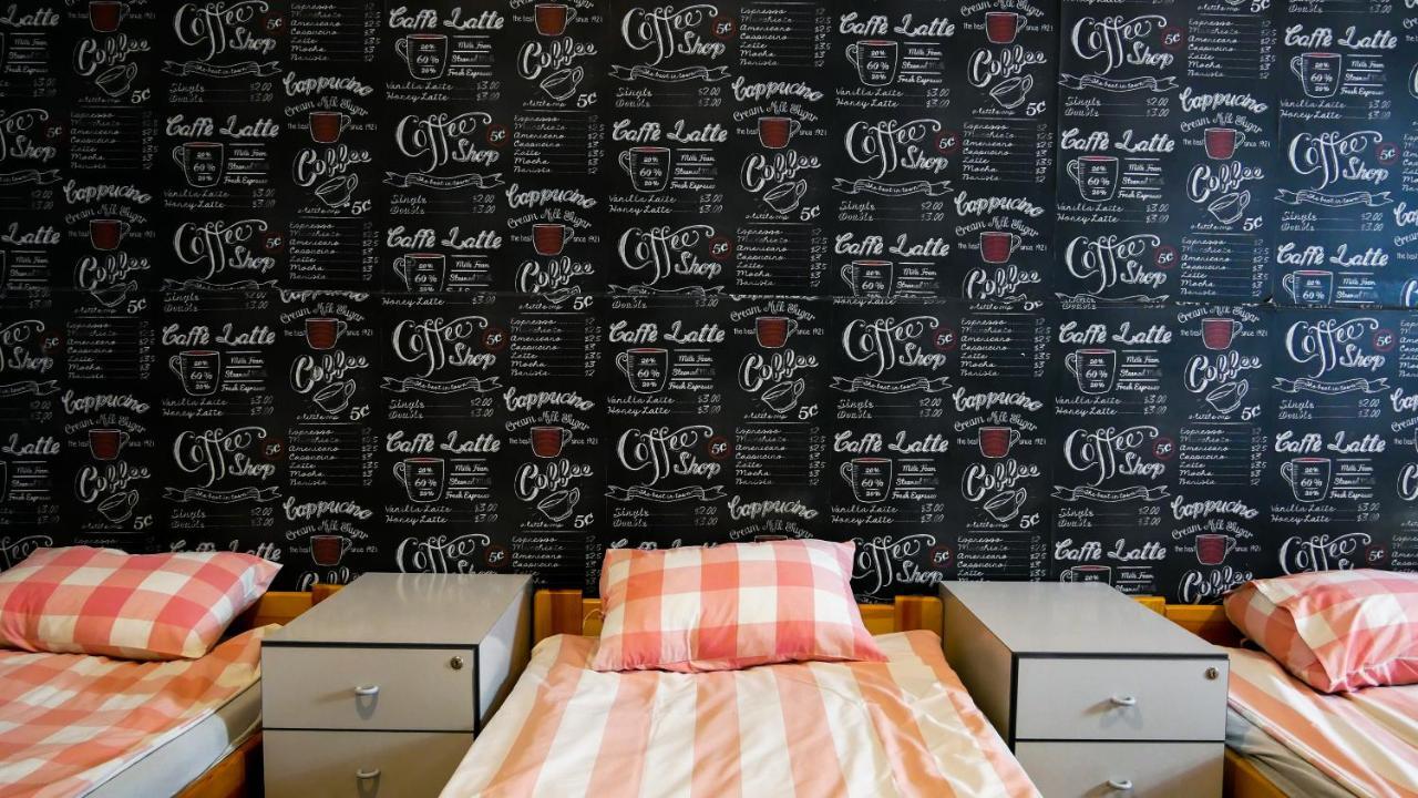 Heynow Rooms, And In Center Hostel *
