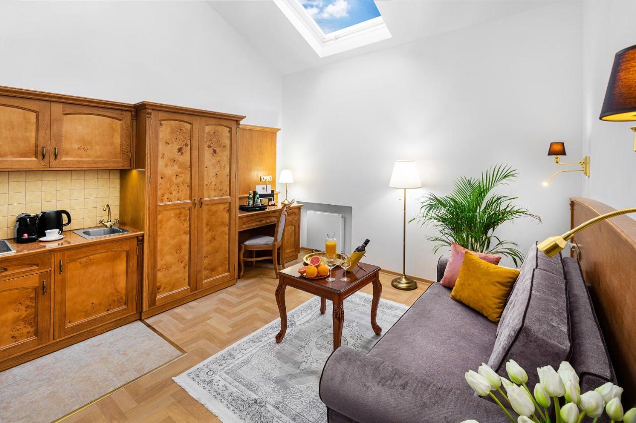 Ventus Rosa Boutique 4*