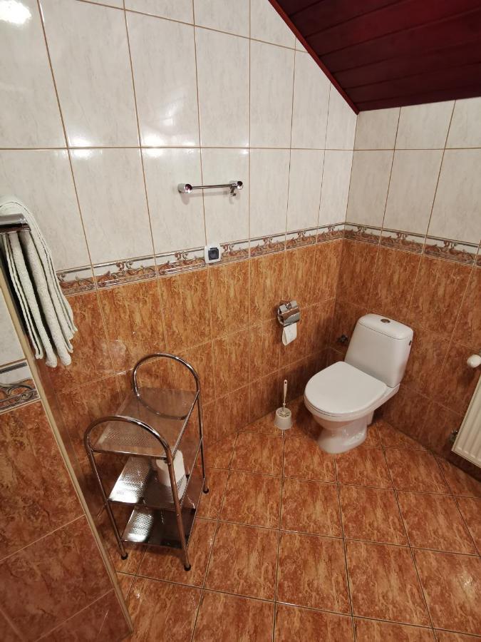 Dom Pod Tujami Bed & Breakfast *