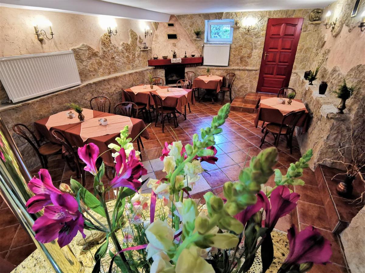 Bed & Breakfast Dom Pod Tujami *