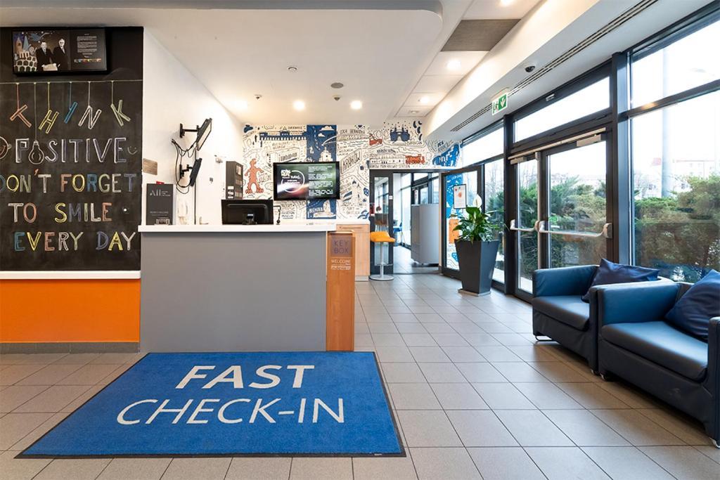 Ibis Budget Bronowice Hotel *